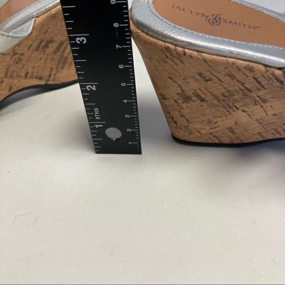 JACLYN SMITH, Cork Wedge Silver Sandals,  Size 8M,‎ open toe - Picture 5 of 9